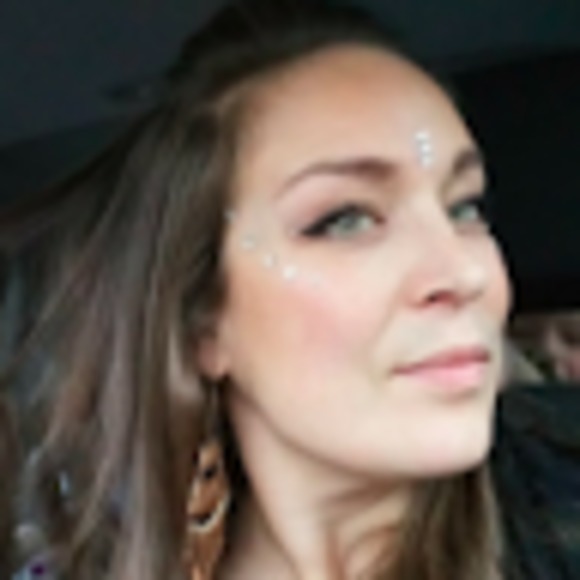 Meet your Posher, Dayna - Picture 1 of 1